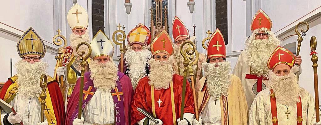 Insgesamt 20 ehrenamtliche Gemeindemitglieder waren in Cappel als Nikolaus und Knecht Ruprecht im Einsatz.