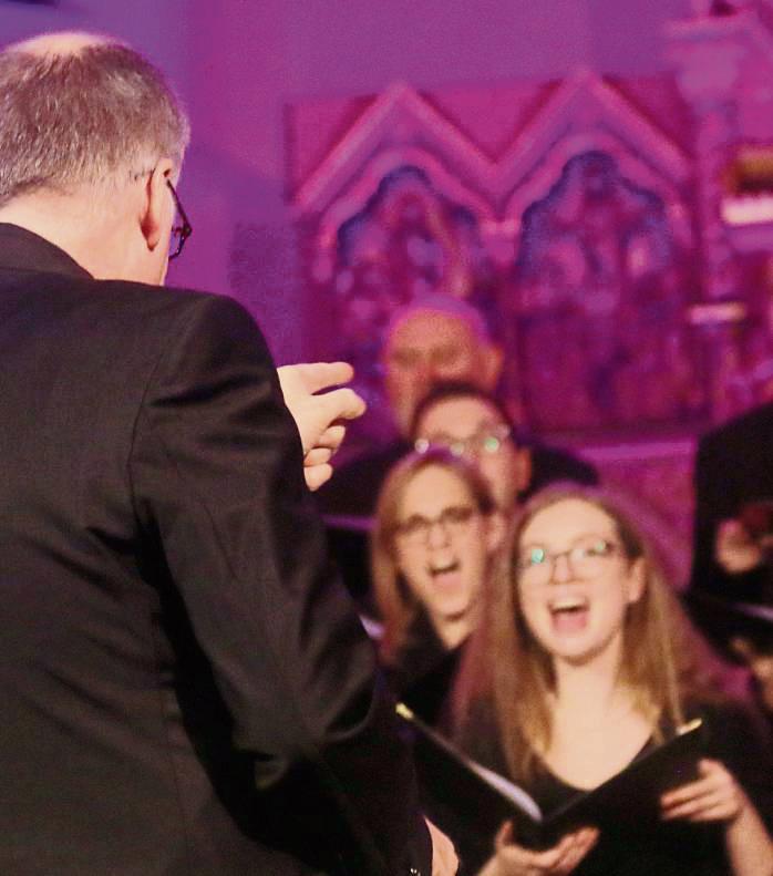Mendelssohn zum Geburtstag: Das Vocalensemble Erwitte steht mit dem Chor Unisono und der Neuen Philharmonie Westfalen auf der Bühne. Archivfoto: Heier