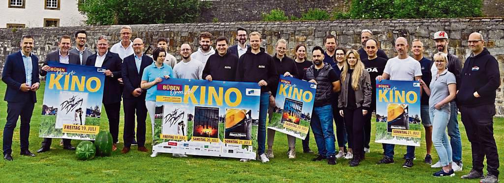 Vorfreude auf Dirty Dancing, Sonne und Beton und Manta Manta–Zwoter Teil beim Organisationsteam des Büren Open Air Kino und den Sponsoren.