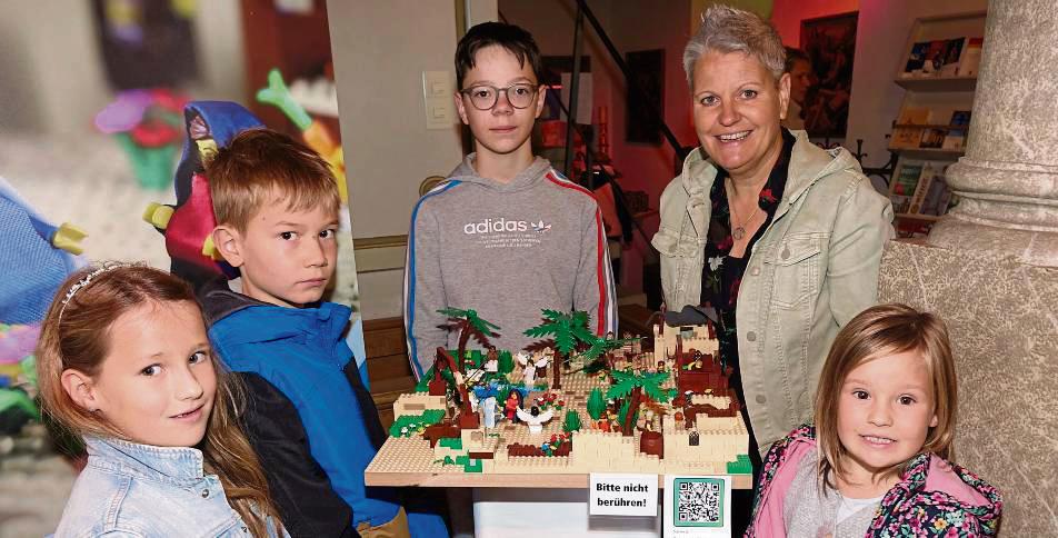 An acht Stationen zeigt eine Wanderausstellung aus Lego Bibelszenen. Foto: Kloer