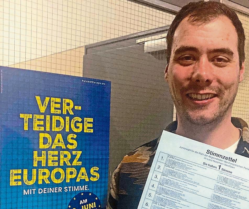 Stephan Jätzel organisiert die Juniorwahlen am Friedrich-Spee-Gymnasium. Foto: Frenz