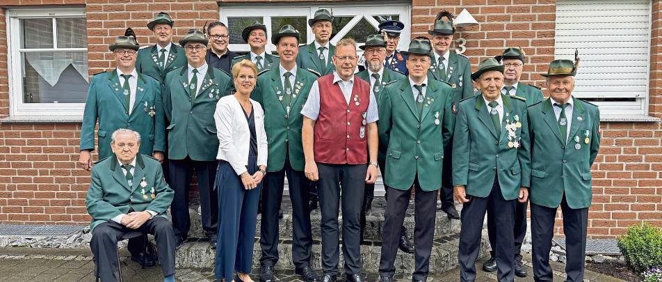 Für ihre lange Treue zum Verein wurden zahlreiche Altersjubilare geehrt.