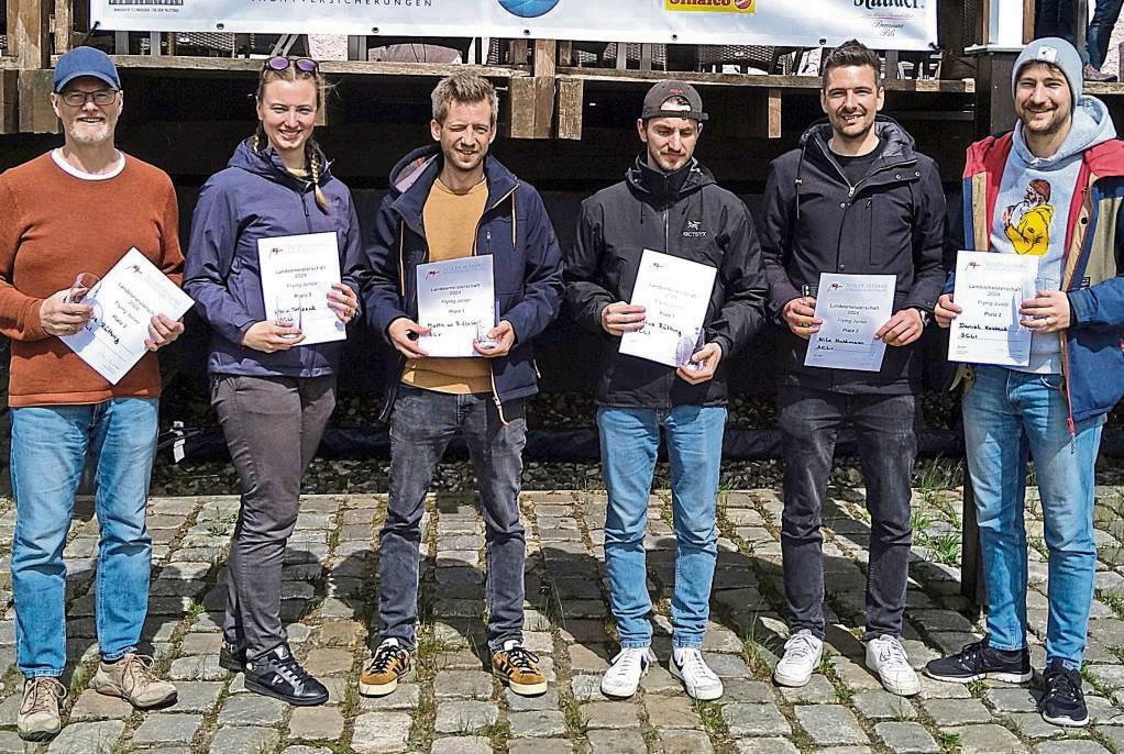 Das Treppchen bei der NRW-Landesmeisterschaft (v.l.): Uwe Rüthing, Vera Kossack, Matthias Riffeler, Justus Rüthing, Nils Kuhlmann und Daniel Kossack.