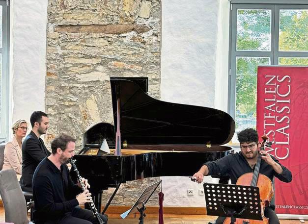 Im Rittergut Störmede trat das Bawandi Trio auf.