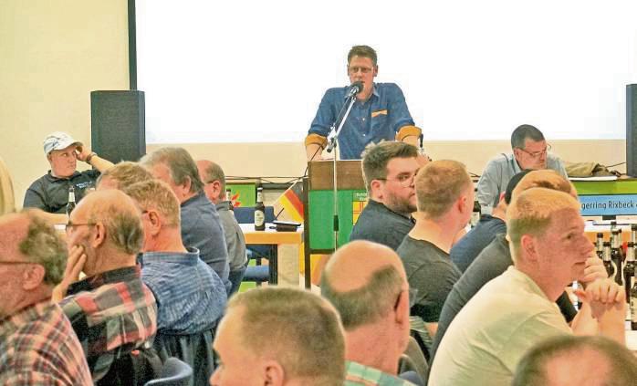 Der Vorstand um Oberst Nicolai Schindler schlug den Schützen umfangreiche Veränderungen vor. Foto: Tuschen