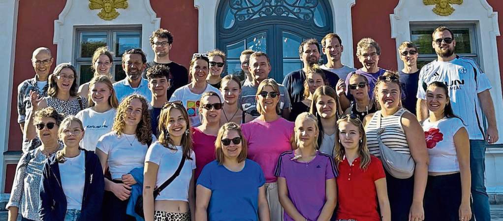 Eine große Gruppe der Volkstänzer fuhr im letzten Jahr nach Estland.