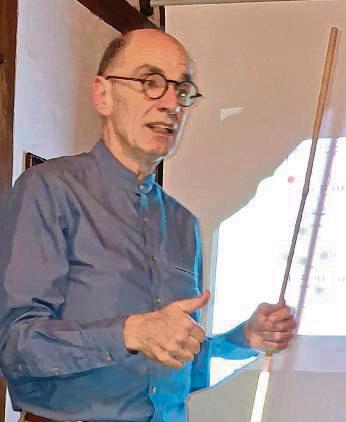 Dr. Robert Damme sprach in einem Vortrag über das besondere Störmeder Platt.