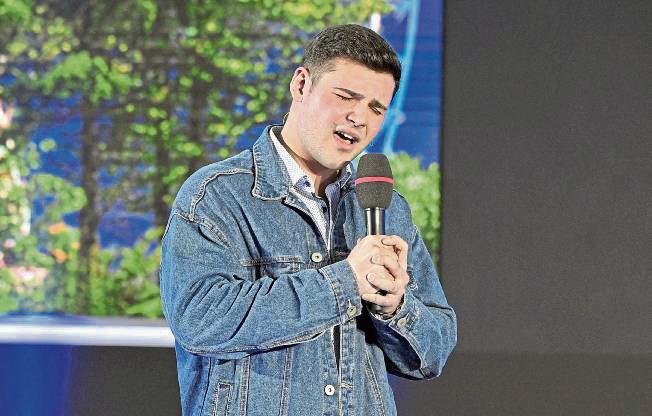 Singt in der Superstar-Show: Werner Müller (23) aus Lippstadt. Foto: RTL / Markus Hertrich