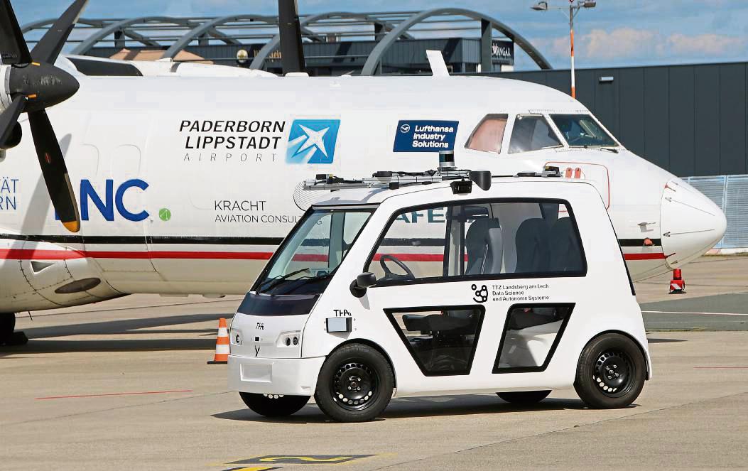 Wenn Mobilität Zukunft lernt: Voraussichtlich Anfang 2026 sollen die autonom fahrenden Cabs auf den Straßen der Region Paderborn erprobt werden, mit Sicherheitsfahrer. Foto: Carolin Cegelski