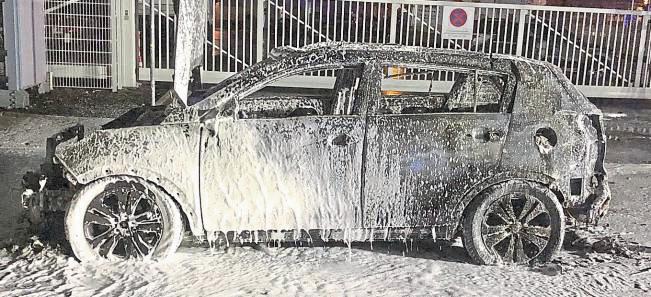 Das Auto brannte in der Westkampstraße aus. Foto: Polizei