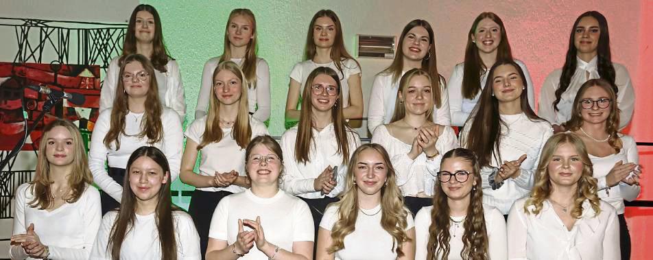 Die Chöre und das Schulorchester des Friedrich-Spee-Gymnasiums begeisterten das Publikum mit einem abwechslungsreichen Konzertprogramm. Foto: Kloer