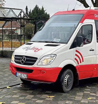 Durch sein auffälliges Design in rot und weiß ist Helmo leicht zu erkennen.
