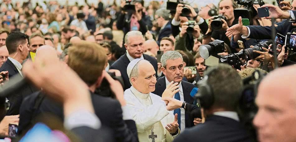 Viel Rummel um den Heiligen Vater: Am Sonntag wird Papst Leo XIV offiziell in sein Amt eingeführt. Zu den Gästen gehört dann auch ein Erwitter. Foto: dpa