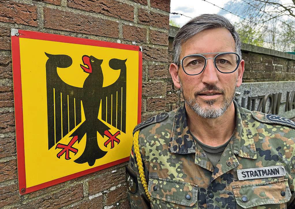 Sicherung und Stabilisierung der heimatlichen Region ist seine Mission: Oberstabsfeldwebel Herbert Stratmann (56) aus Anröchte arbeitet als pensionierter Berufssoldat im Reservedienst in Vollzeit im Heimatschutzregiment 2 in Münster. Fotos: Friedrich