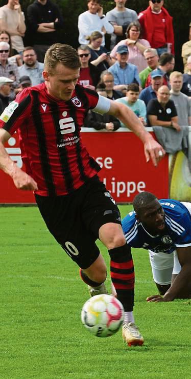 Kapitän Viktor Maier verletzte sich im Spiel gegen Schalke am Sprunggelenk, soll Sonntag aber wieder zum Kader gehören. Foto: Lütkehaus
