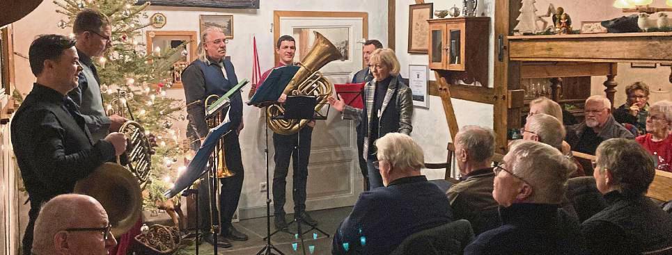 Aufgrund der schlechten Witterung fand das Konzert im Heimathaus statt.