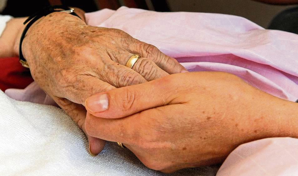 Für Begleitung und Entlastung am Lebensende sorgen Hospizdienste. Foto: dpa