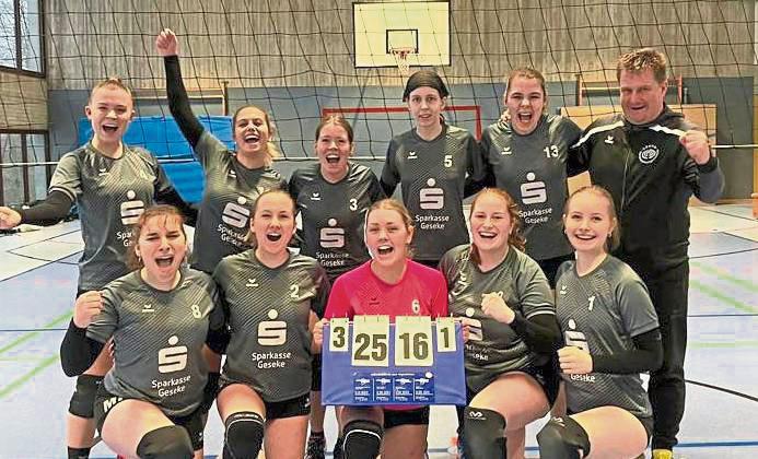 Freude über einen 3:1-Erfolg: Die 2. Damenmannschaft des SuS Störmede ist als Aufsteiger weiter gut unterwegs.