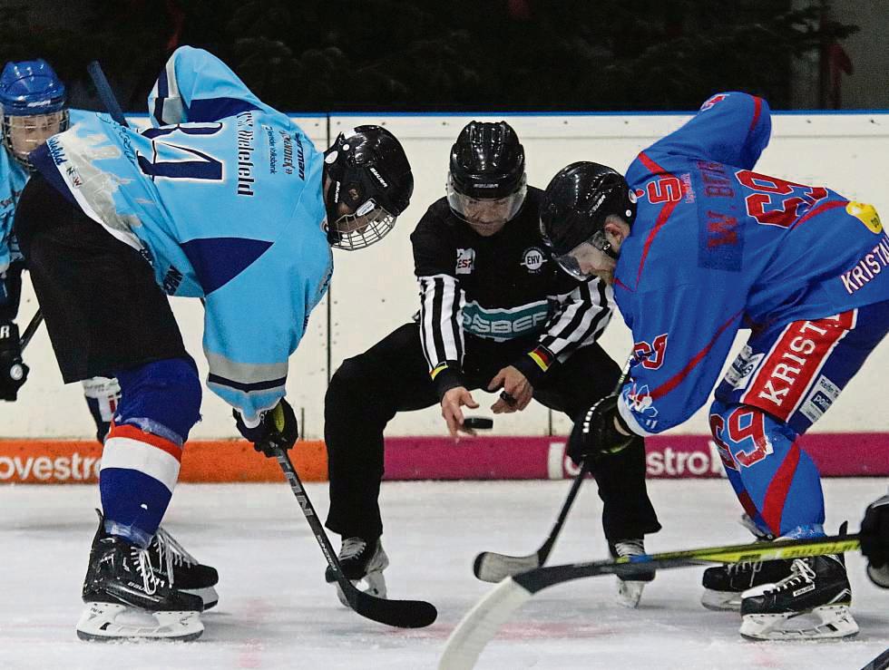 Auf Augenhöhe agierten Kristall Lippstadt (r.) und die TSVE Bielefeld/Brackwede nur im ersten Drittel. Nach 60 Minuten stand es dann 0:7. Foto: Heinke