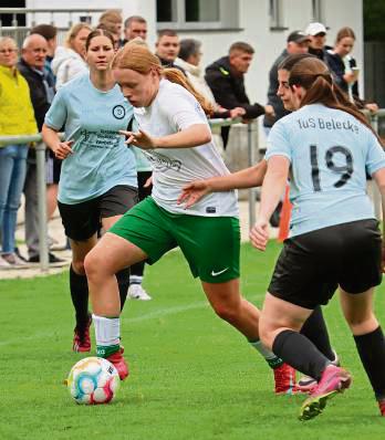 Im Münsterland beim SV BW Aasee wartet keine leichte Pokalaufgabe auf die Stirper Frauen (in Weiß). Foto: Feichtinger