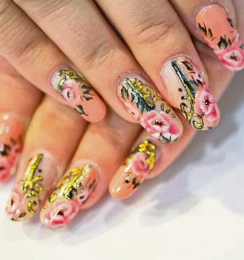 Naildesign boomt auch in Lippstadt: Inzwischen gibt es rund ein Dutzend Studios in der Innenstadt. Foto: dpa