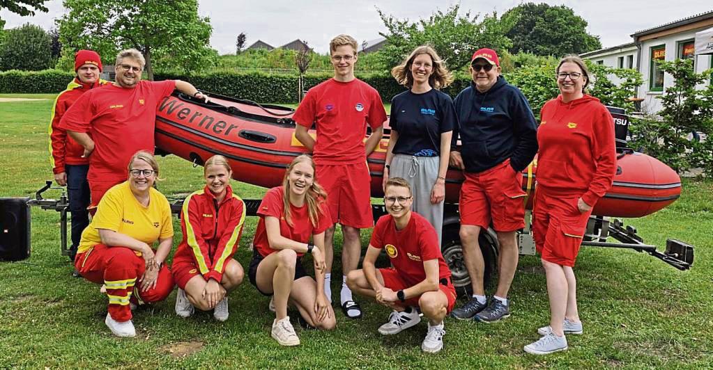 Die DLRG Ortsgruppe Geseke hat ein neues Boot. Das Gefährt erhielt den Namen „Werner“ – ein Andenken an den verstorbenen Mitbegründer Werner Woitag.