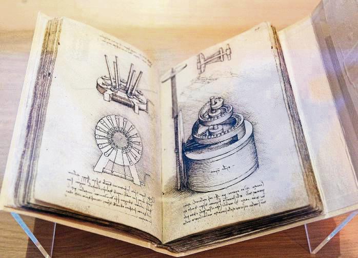 Ein Ideenheft von Leonardo zeigt kühne Konstruktionen und faszinierende Studien. Archivbild: dpa