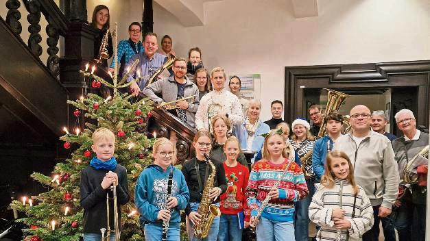 Die Hellwegmusikanten haben jetzt weihnachtliche Grüße überbracht.