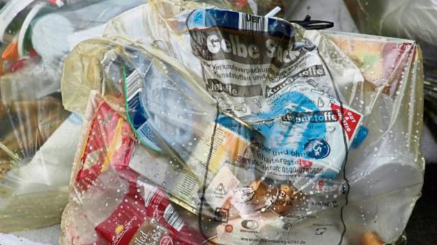 Gelbe Säcke werden bald häufiger abgefahren. Foto: Dietz