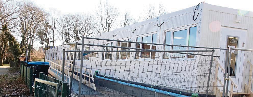 Die Container sind bald Geschichte, dann können die Kinder des Familienzentrums im Neubau toben, spielen und lernen. Archivfoto: Dagmar Meschede