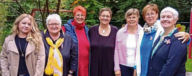 Alter und neuer SkF-Rat: (v.l.) Patriycja Mathea, Birgit Sturm, Helena Lewis-Cronshage, Ute Stockhausen, Anette Sellmann, Karin Köhler und Petra Kemper.