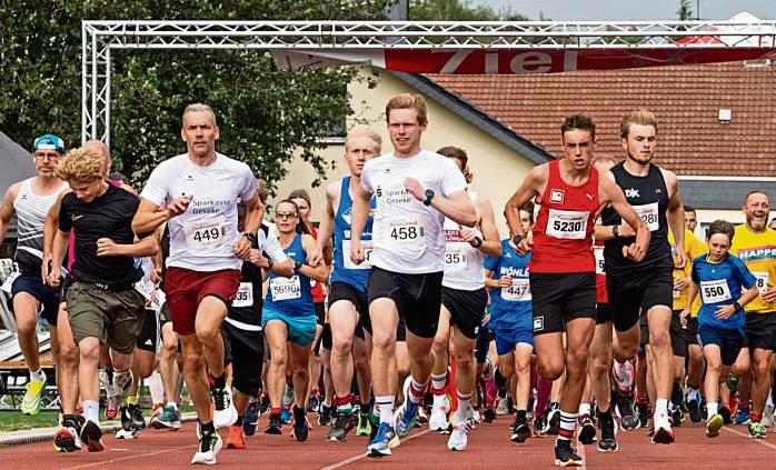 Rund 400 Teilnehmer hatte der Bürener Volkslauf in den verschiedenen Startklassen angelockt. Foto: Kirchner