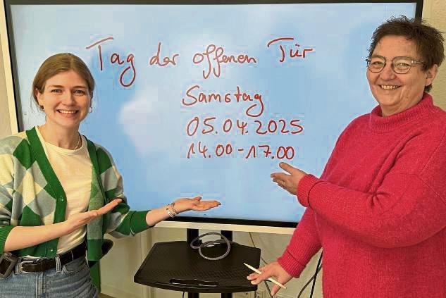 Sarah Rodehutskors, (l.) Leiterin des SkF-Bewohnerzentrums, und SkF-Geschäftsführerin Ute Stockhausen freuen sich über helle, freundliche Räume und viel Platz.