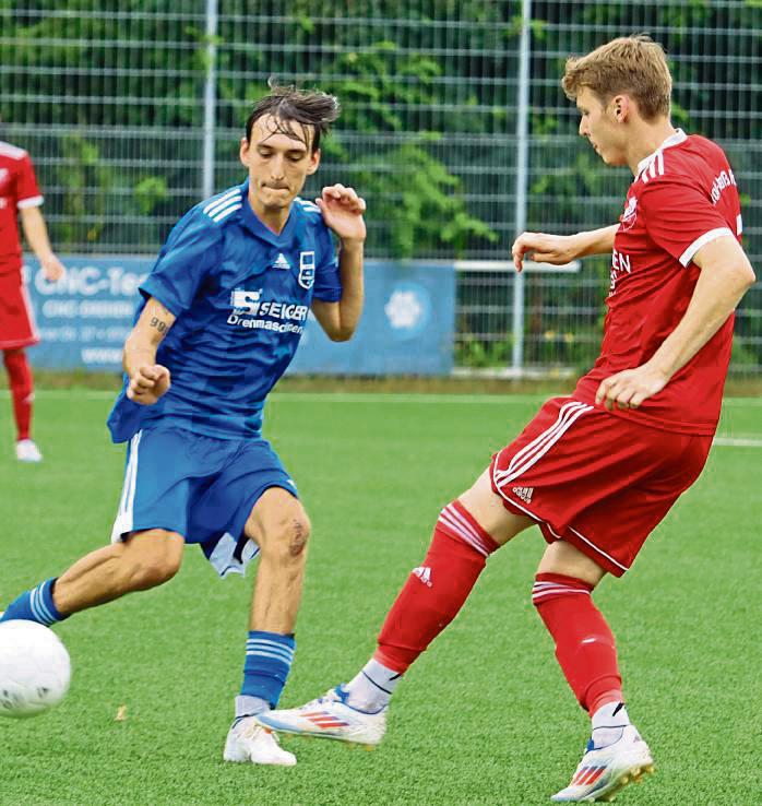 BW Rixbeck-Dedinghausen (in Blau) gelang ein 3:1-Heimsieg gegen Aufsteiger RW Horn. Foto: Feichtinger