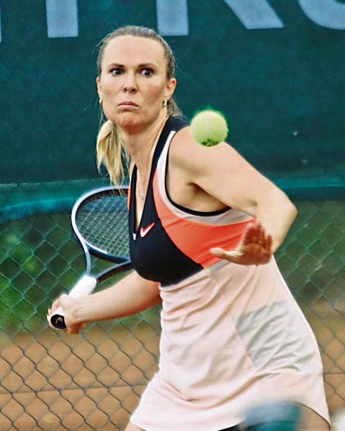 Einen Auftakt nach Maß erwischten „Sissi“ Köhler (Foto) und die Damen 30 des TV Erwitte, die sich im Westfalenliga-Duell gegen den TV Herdecke mit 4:2 durchsetzten. Foto: Wiegand