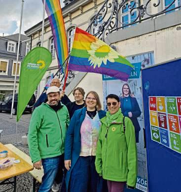 Zum dritten Mal in Folge wurde die Regenbogenflagge vor dem Lippstädter Rathaus gehisst.