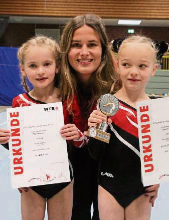 Hochzufrieden war Trainerin Pia Morfeld mit ihren Schützlingen Nora Gerke (l.) und Mia Tiedemann (r.).