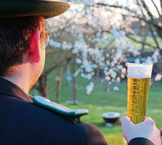 Bier gehört zum Brauchtum: Um den Preis bei den Schützenfesten im Rüthener Stadtgebiet ging es bei der Stadtverbundsversammlung. Foto: Löseke