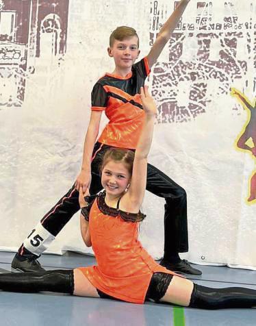 Belegten den 12. Platz bei ihrem Debüt in der Schülerklasse: Felina Schmidt und Adrian Nezel von den Pink Panthers des LTV Lippstadt.