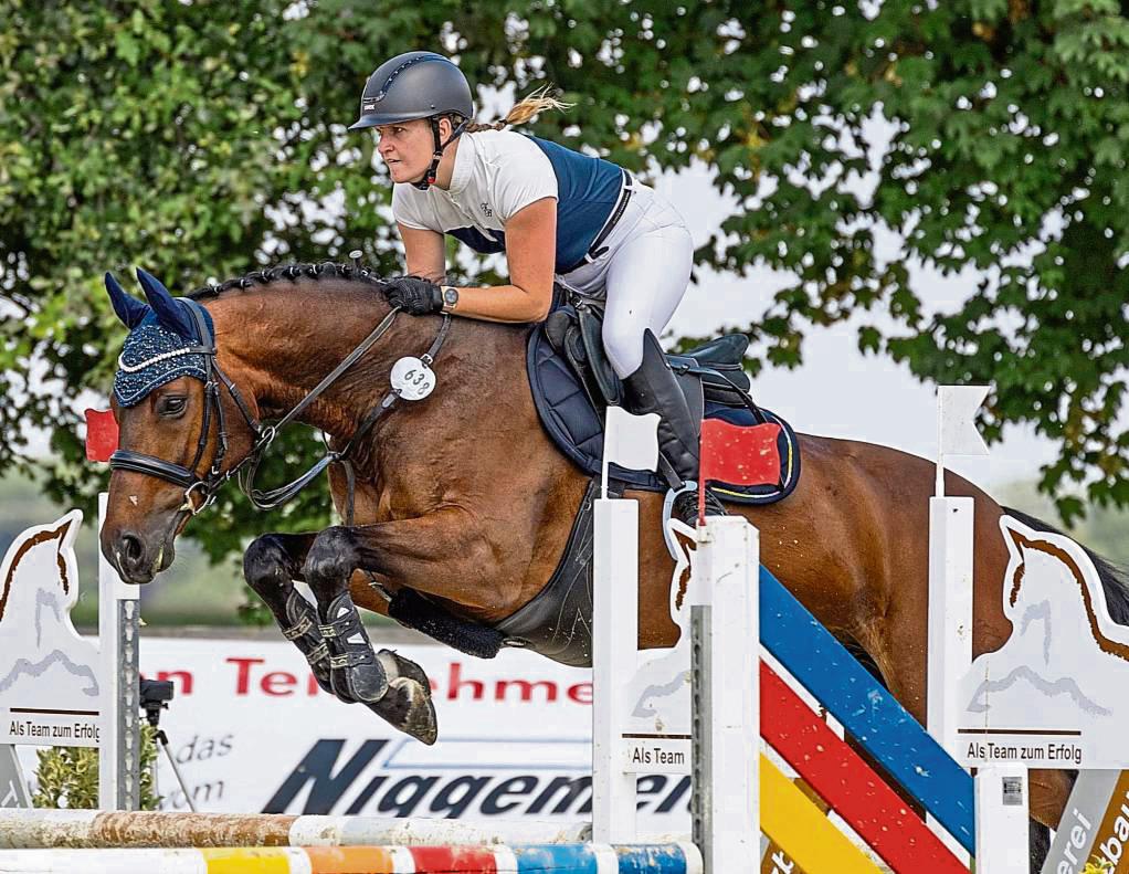 Auch Lokalmatadorin Lisa Rickert vom gastgebenden Reiterverein Geseke, hier mit Landoro, hofft sich am Wochenende beim Heimturnier gut in Szene setzen zu können.