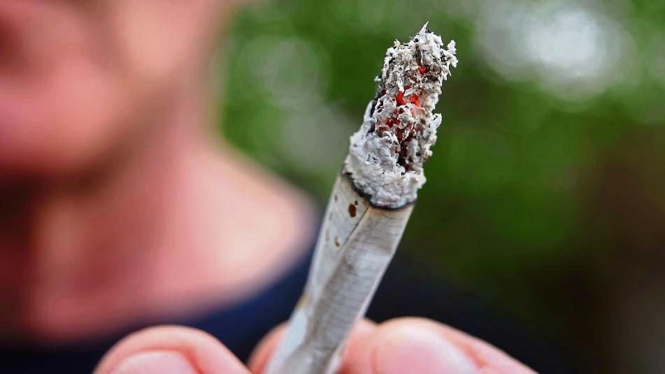 Der Cannabis-Konsum im Beisein von Minderjährigen ist nach wie vor verboten. Foto: dpa