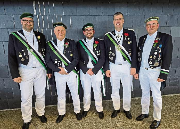 Waren in Leverkusen auf der Bundesvertreterversammlung des BHDS (v.l.): Ralf Nettsträter, Thomas Gockel, Jan Eiserich, Oberst Hans-Georg Dröge und Andreas Hahnel.