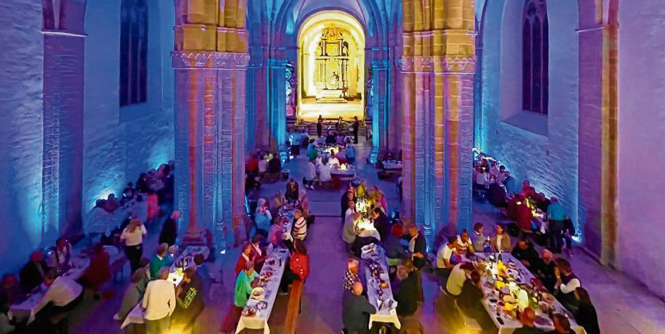 Festlich geschmückt war die Stiftskirche für das Baustellendinner.