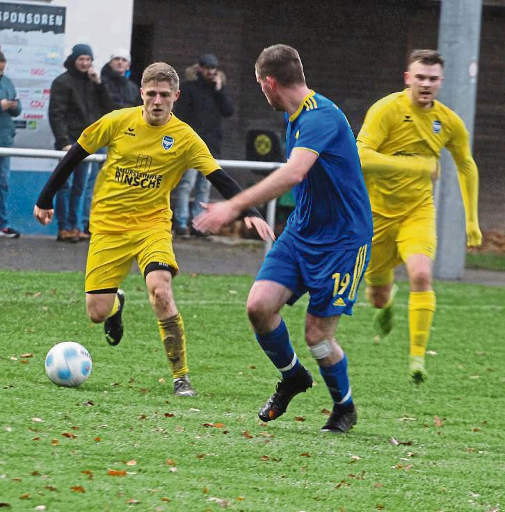 Die DJK Mellrich (in Gelb) zeigte sich beim Gastspiel in Ehringhausen auf allen Ebenen überlegen und verwies den gastgebenden TuS mit 5:0 in seine Schranken. Foto: Hartmut Brand