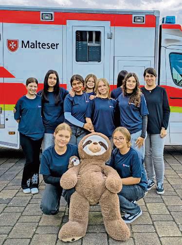 Die Gesamtschule hat neun neue Schulsanitäterinnen.