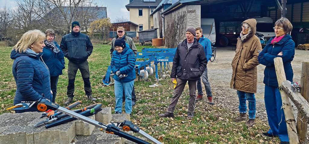 Obstbaumwartin Anne Gudermann zog die Zuhörerinnen in ihren Bann.