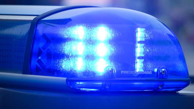Wer den Senior sieht, sollte sofort die 110 anrufen. 