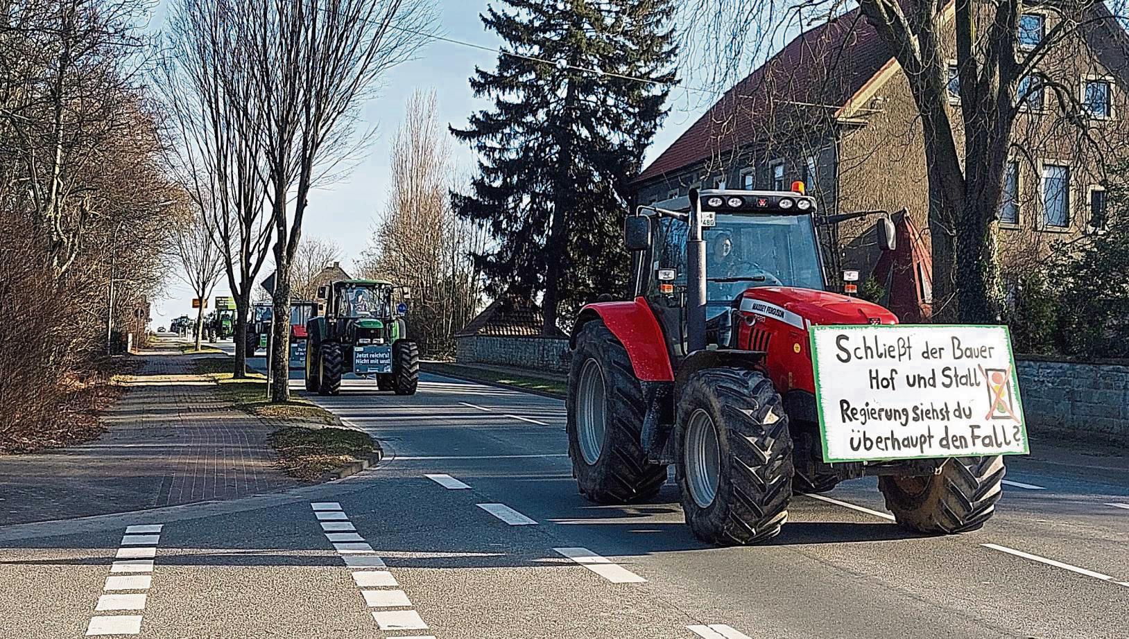 Bauern-Protest: Trecker-Korso bremst Lippstädter aus