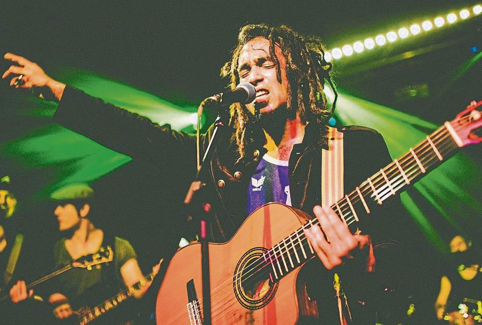 Dass er großer Bob-Marley-Fan ist, kann Sebastian Sturm einfach nicht verbergen.