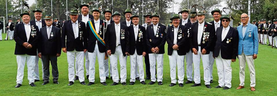 Langjährige Schützenbrüder erhielten Orden für ihre Treue. Foto: Stallmeister